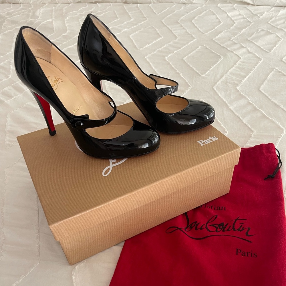 Super classy Red bottoms- size 7. Worn less than 5 times